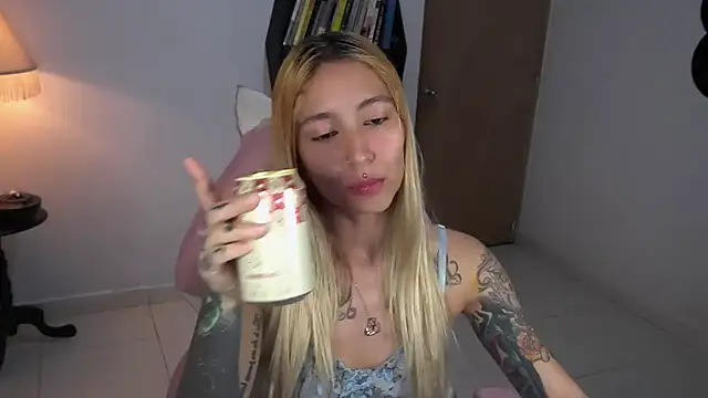 Saucy Jenn online show from November 2025 03:32:02 AM