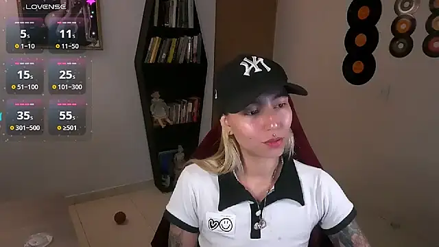 Snapshot of Saucy_Jenn chatting on September 2025 01:34:01 AM Saucy Jenn online show from September 2025 01:34:01 AM