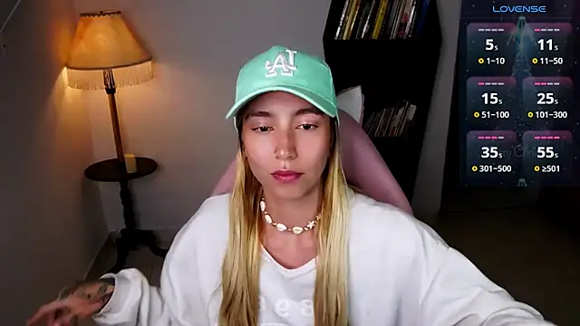 Saucy Jenn online show from January 2026 02:40:01 AM