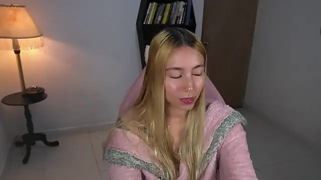 Saucy Jenn online show from November 2025 01:42:01 AM