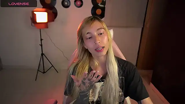 Saucy Jenn online show from March 2026 02:57:01 AM