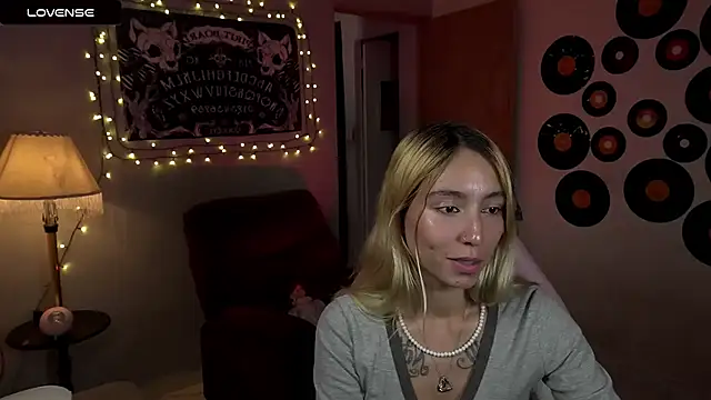 Snapshot of Saucy_Jenn chatting on March 2025 01:38:02 AM Saucy Jenn online show from March 2025 01:38:02 AM