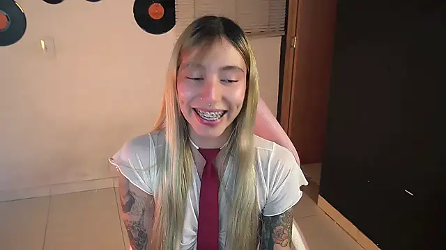 Saucy Jenn online show from May 2026 04:21:01 AM
