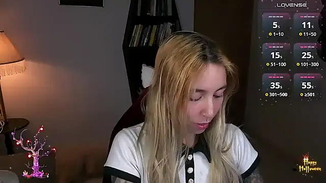 Saucy Jenn online show from October 2025 05:06:01 AM