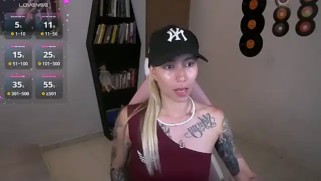 Snapshot of Saucy_Jenn chatting on September 2025 11:10:02 PM Saucy Jenn online show from September 2025 11:10:02 PM