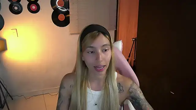 Saucy Jenn online show from April 2026 04:21:02 AM