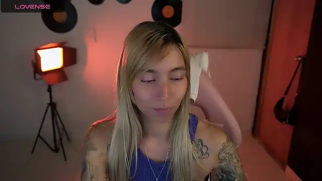 Saucy Jenn online show from April 2026 10:24:02 PM