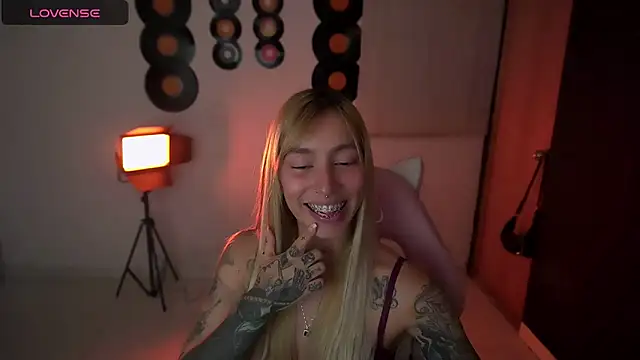 Saucy Jenn online show from April 2026 03:43:02 AM