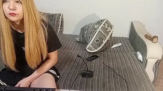 LuxMelys online show from November 2025 12:59:02 PM