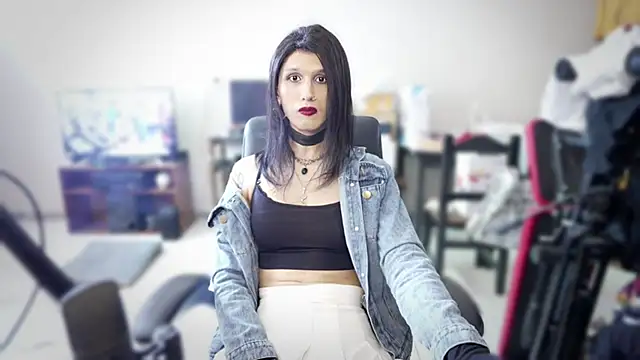 Snapshot of brenda_nataliaok chatting on December 2024 12:49:01 PM brenda nataliaok online show from December 2024 12:49:01 PM