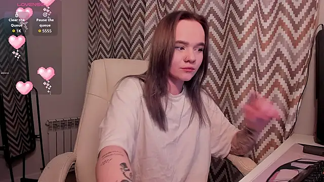 Snapshot of SarahRomantic chatting on April 2026 07:04:01 PM SarahRomantic online show from April 2026 07:04:01 PM