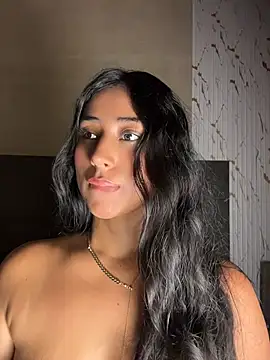 Valentinne z online show from April 2026 03:36:01 PM