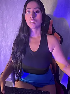 Valentinne z online show from December 2025 10:56:01 PM