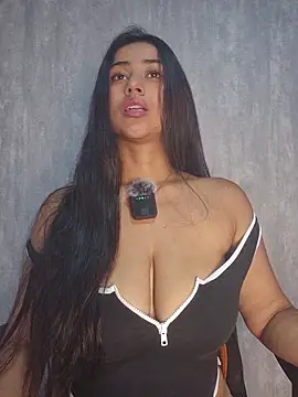 Valentinne z online show from November 2025 03:56:01 PM