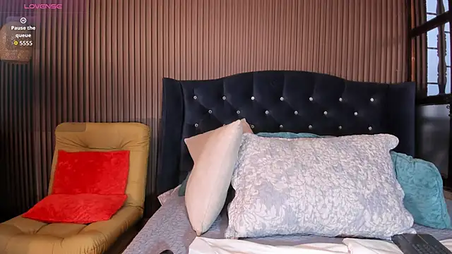 JuliaDawson  online show from November 2025 10:10:01 PM