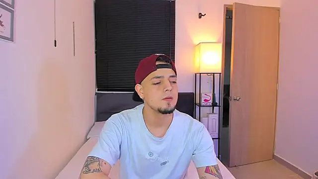 alejandro calderon1 online show from April 2026 04:52:01 AM