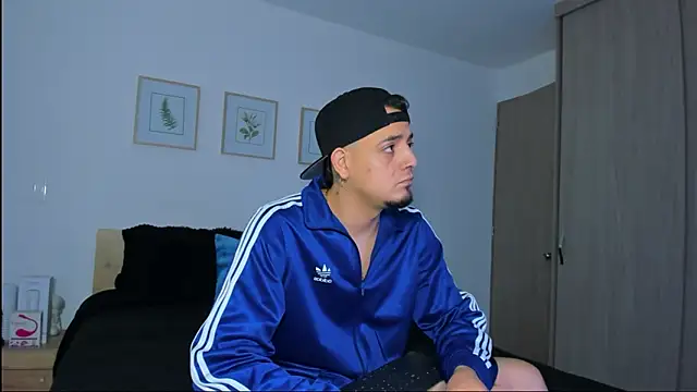 alejandro calderon1 online show from December 2025 04:04:02 AM