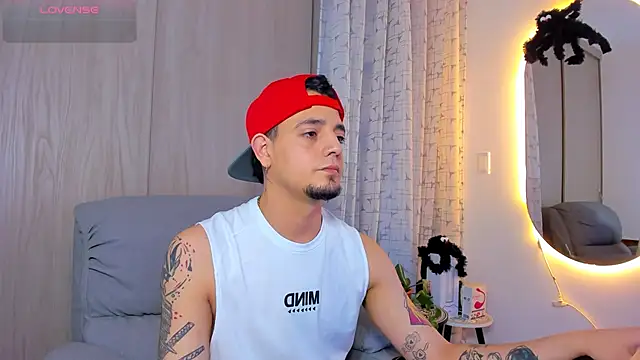 alejandro calderon1 online show from October 2025 04:00:01 AM