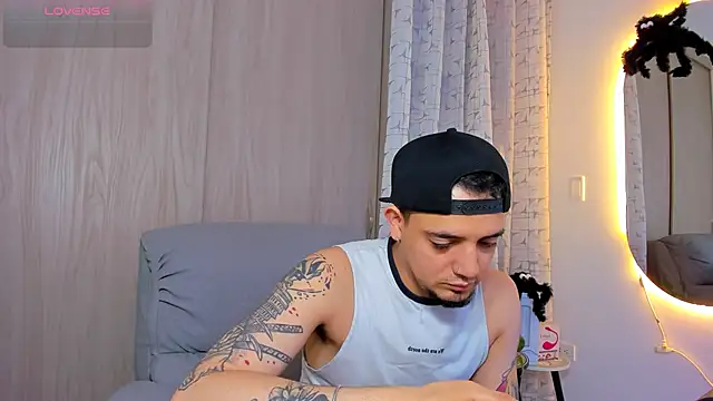 alejandro calderon1 online show from October 2025 05:43:02 AM