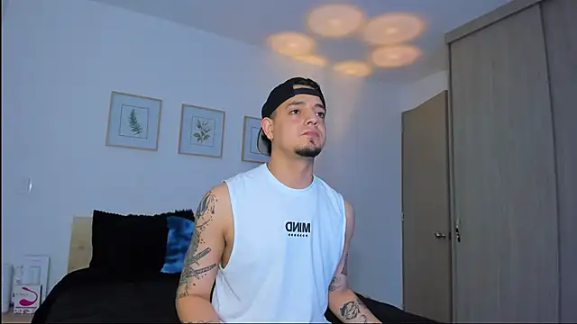 alejandro calderon1 online show from December 2025 01:55:02 AM