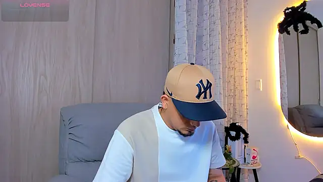 alejandro calderon1 online show from October 2025 04:57:02 AM