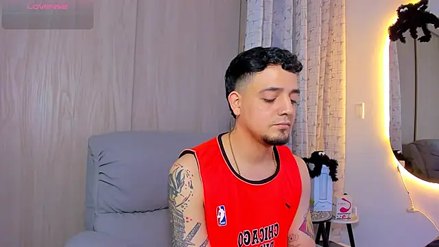 alejandro calderon1 online show from October 2025 02:32:01 AM