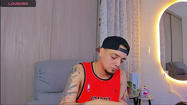 alejandro calderon1 online show from November 2025 03:21:02 AM