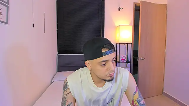 alejandro calderon1 online show from April 2026 03:46:01 AM