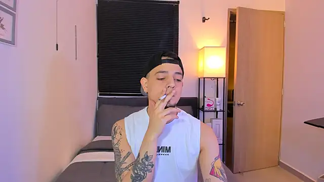 alejandro calderon1 online show from April 2026 05:33:01 AM