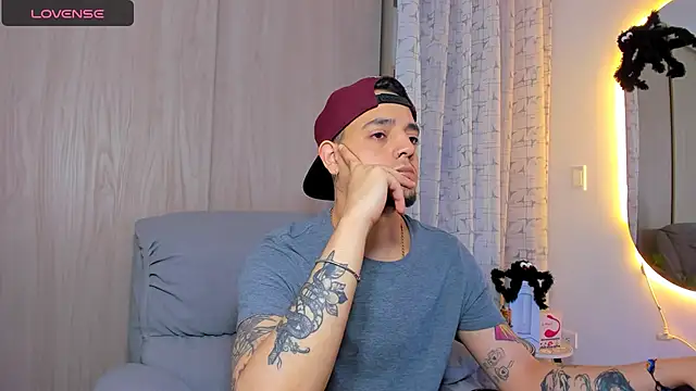 alejandro calderon1 online show from October 2025 05:09:02 AM