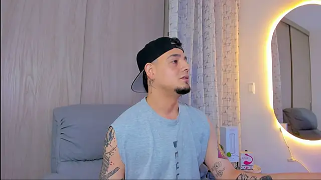 alejandro calderon1 online show from November 2025 03:32:02 AM