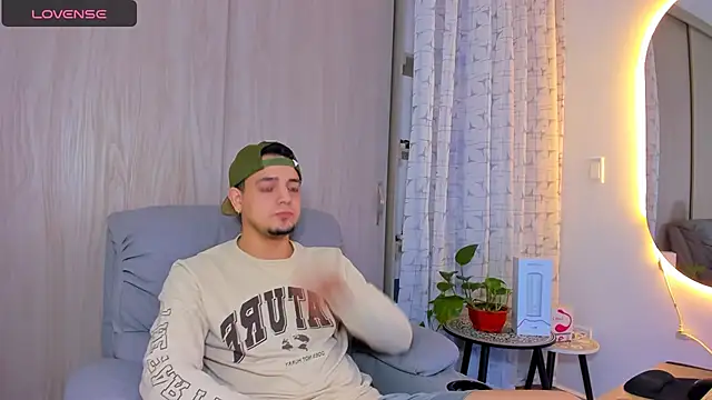 alejandro calderon1 online show from September 2025 02:15:01 AM