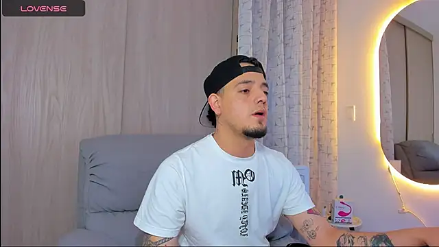 alejandro calderon1 online show from November 2025 07:01:02 AM