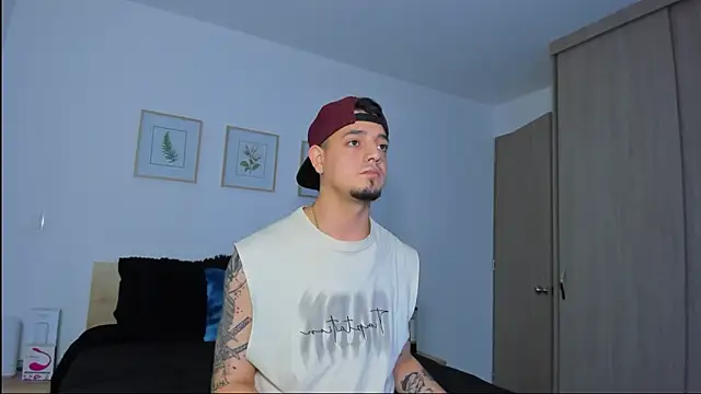 alejandro calderon1 online show from December 2025 03:55:02 AM