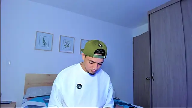 alejandro calderon1 online show from November 2025 08:47:01 AM