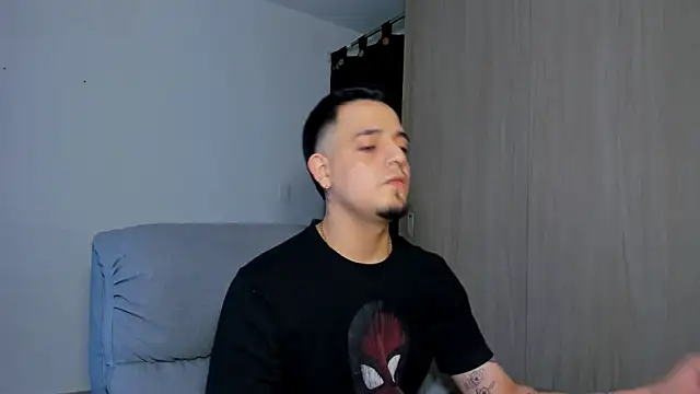 alejandro calderon1 online show from March 2025 02:50:01 AM