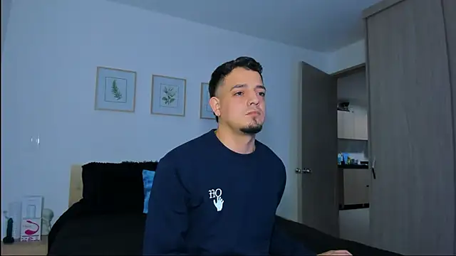 alejandro calderon1 online show from December 2025 05:51:01 AM