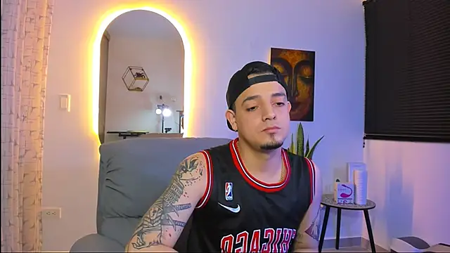 alejandro calderon1 online show from February 2026 03:30:01 AM