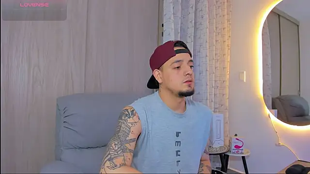 alejandro calderon1 online show from November 2025 05:00:02 AM