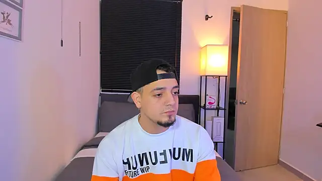 alejandro calderon1 online show from April 2026 05:19:01 AM