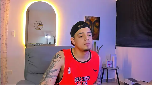 alejandro calderon1 online show from February 2026 05:07:01 AM