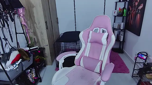 Hannah-grace online show from June 2026 02:03:01 PM