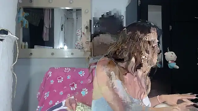 Snapshot of aleera_starxx982 chatting on October 2025 11:26:02 PM aleera starxx982 online show from October 2025 11:26:02 PM