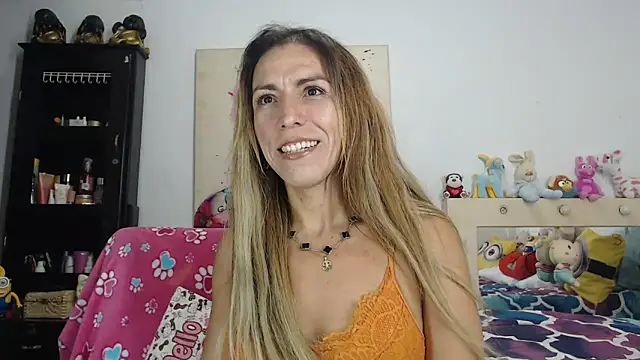 aleera starxx982 online show from May 2026 12:04:01 AM