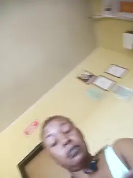 Candylious87 online show from April 2026 11:28:02 AM