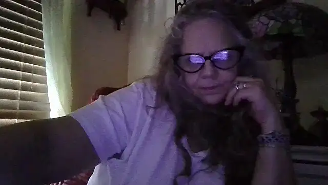 Snapshot of DestineeLoverGirl chatting on April 2026 01:02:01 PM DestineeLoverGirl online show from April 2026 01:02:01 PM