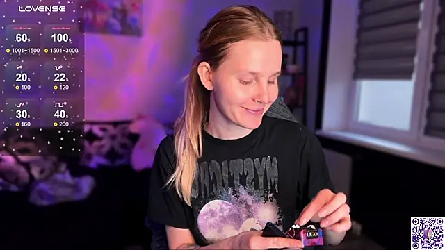 Chanel Gill online show from November 2025 03:05:02 PM