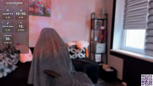 Chanel Gill online show from November 2025 08:51:01 AM