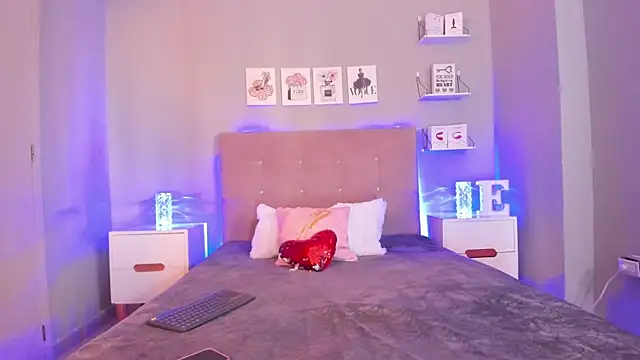 EmilyCoast-1 online show from March 2026 07:41:01 PM