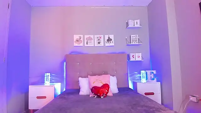 EmilyCoast-1 online show from March 2026 07:27:01 PM